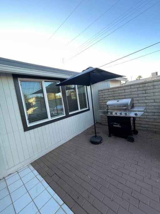 New Midtown Modern Studio With Backyard Феникс Экстерьер фото