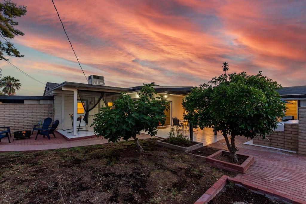 New Midtown Modern Studio With Backyard Феникс Экстерьер фото
