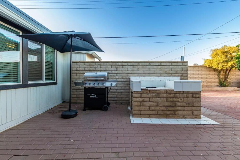 New Midtown Modern Studio With Backyard Феникс Экстерьер фото