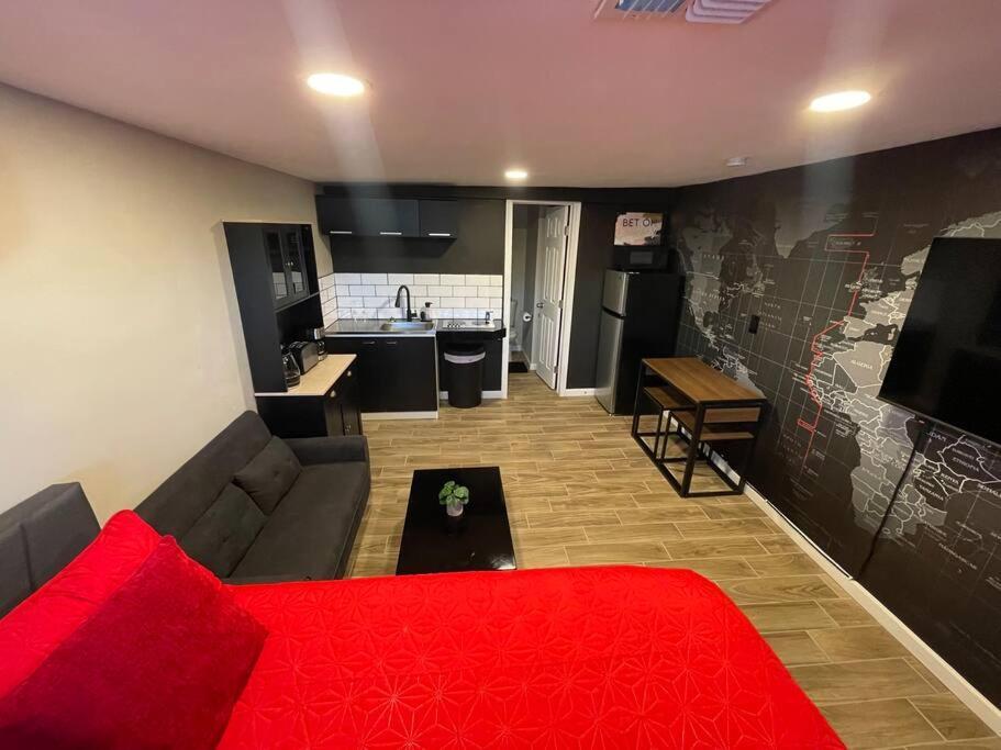 New Midtown Modern Studio With Backyard Феникс Экстерьер фото