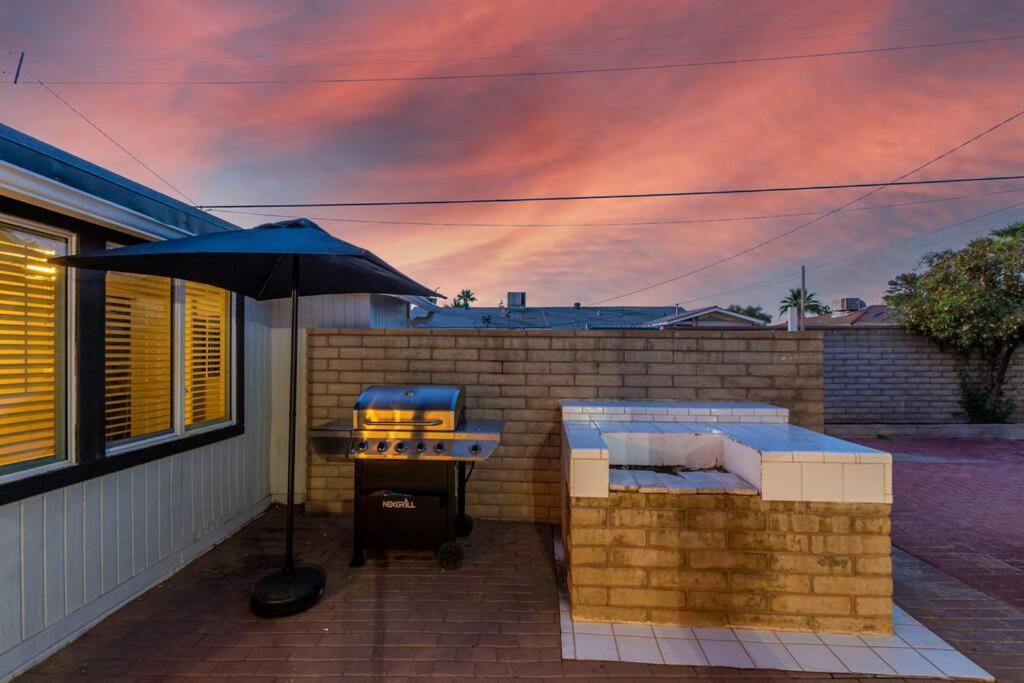 New Midtown Modern Studio With Backyard Феникс Экстерьер фото