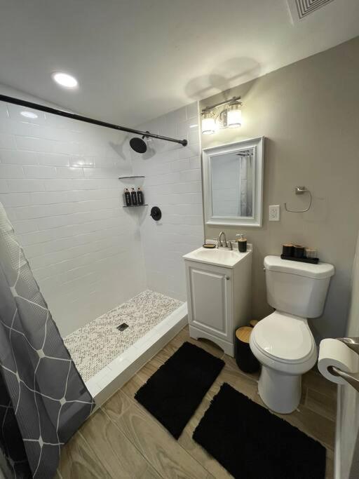New Midtown Modern Studio With Backyard Феникс Экстерьер фото